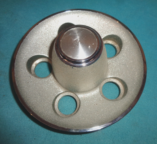 1970-71 MOPAR B OR E-BODY RALLYE WHEEL CENTER CAP BIG BOLT LIGHT ARGENT W-BOLTS - Picture 3 of 6