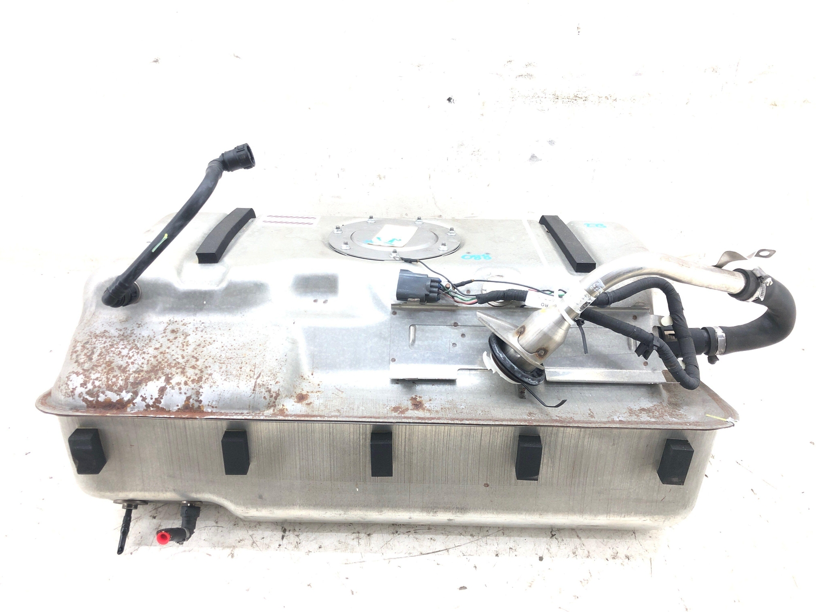 2009 ASTON MARTIN V8 VANTAGE FUEL TANK ASSEMBLY W/FUEL PUMP 8G339C133AA OEM