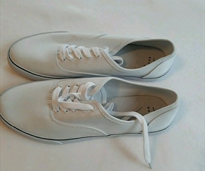 black skippy sneakers