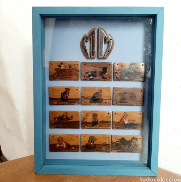 12 antiguas escenas Mickey Mouse en madera pintada a mano / Cuadro expositor