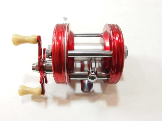 Abu Ambassadeur 5000 Red Screws Right-Handed Bait Reel Old