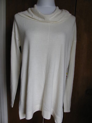 Debbie Morgan Women's Off White Long Sweater Medium