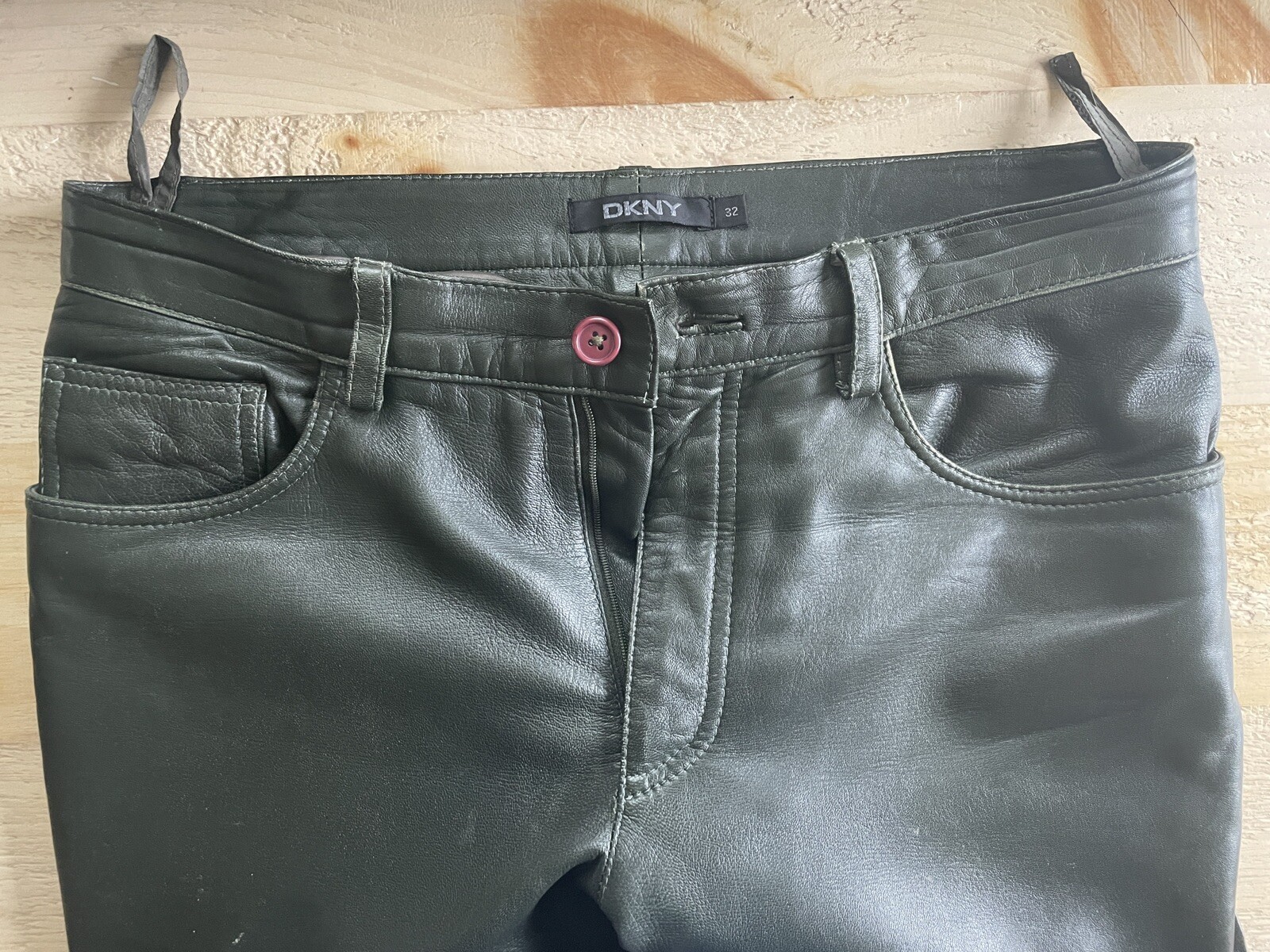 Rare vintage Men’s DKNY Dark Olive Green Leather pant… Gem