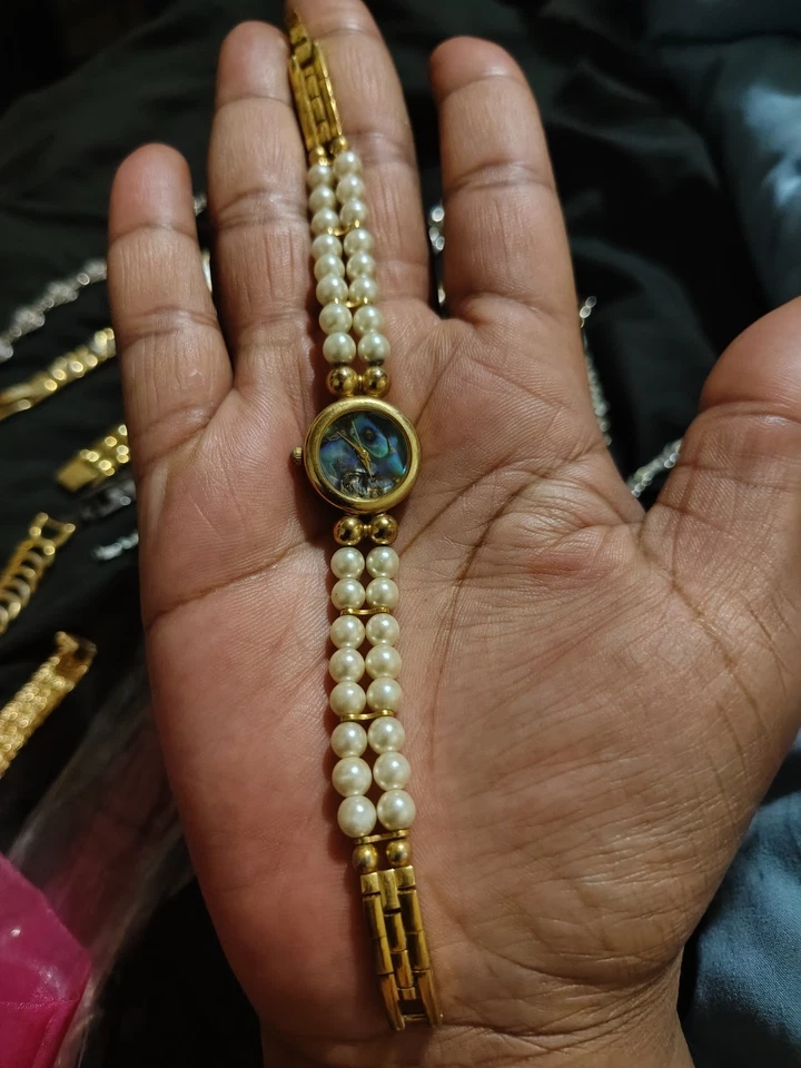 Vintage/New Jaclyn Smith Mother of Pearl with Faux Pearl Watch - Image 2 of 4