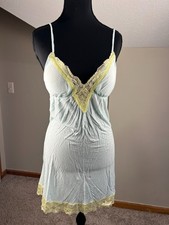 Victoria's Secret Babydoll Lace Trim Slip Medium Y2K Padded Chemise Nightgown