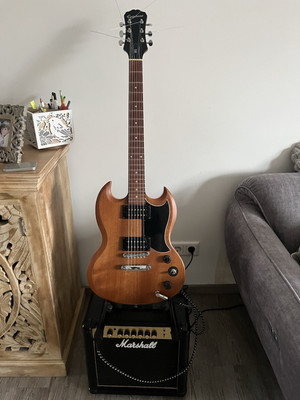 e-guitar epiphone  SG Special VE Walnut | Marshall MG15GR 1x8  15watt LIKE new