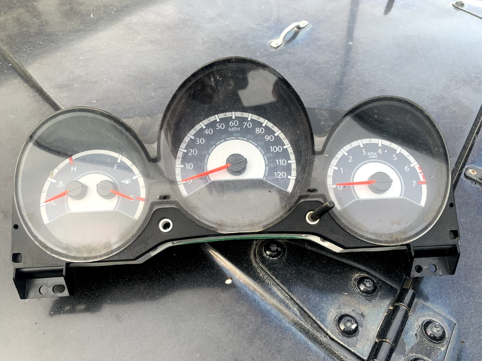 Cuadro de instrumentos Chrysler 200 2011-2014 velocímetro medidores 126573 millas Foto 2 de 3