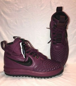nike duckboot burgundy