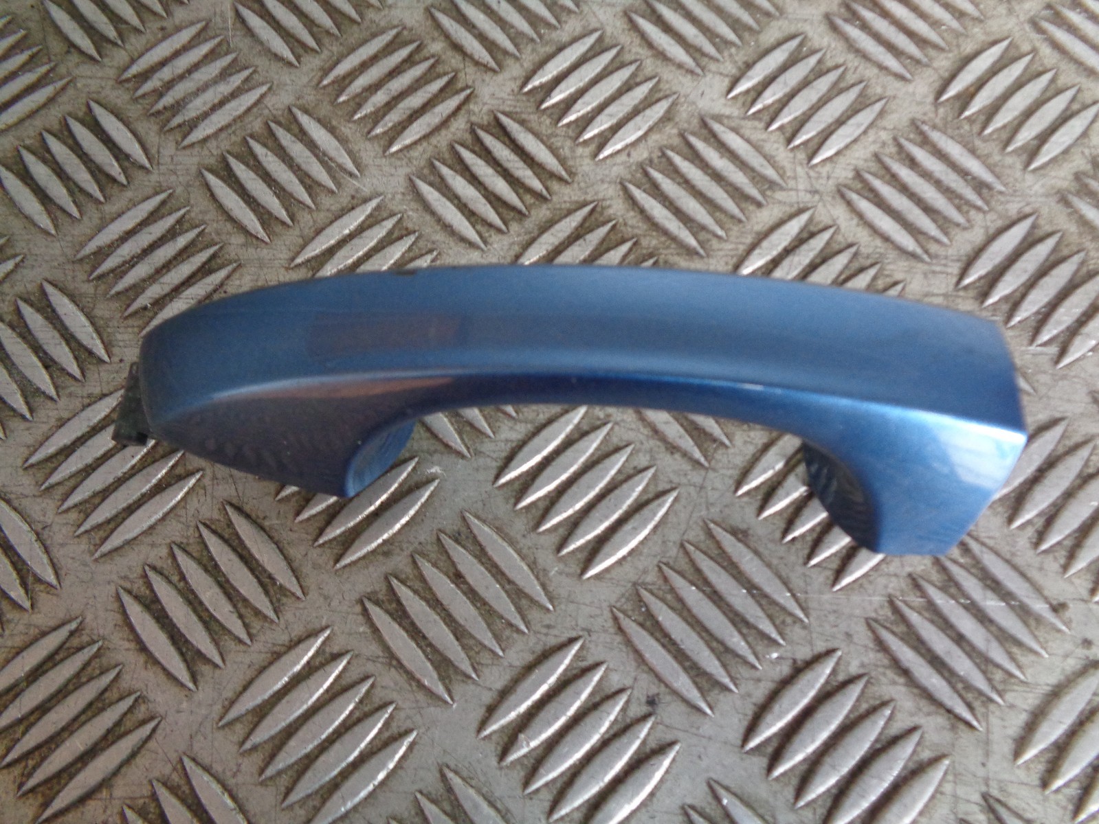 201317 VW GOLF MK7 DRIVER SIDE REAR OUTER DOOR HANDLE ( COLOR CODE