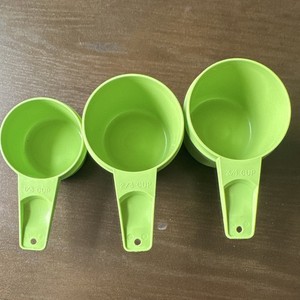 Tupperware Green Plastic Measuring Cup Set 3pc 1/3 2/3 3/4 Cup Marked