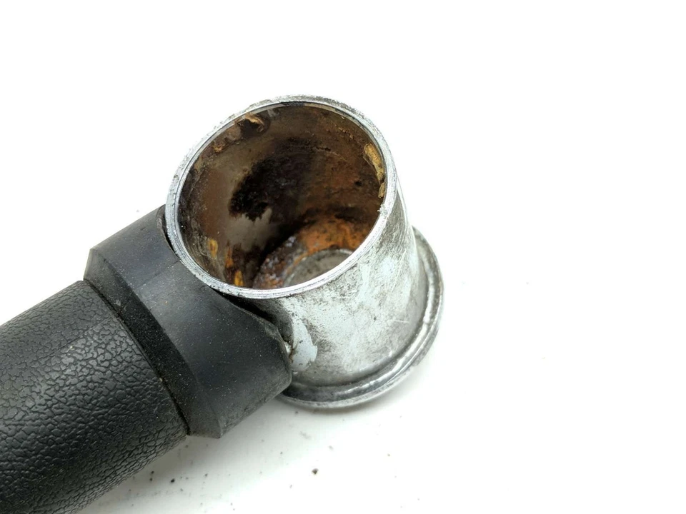 86 Suzuki Cavalcade GV 1400 Barra de agarre trasera derecha Manija Soporte Soporte Foto 3 de 4