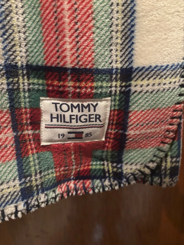Tommy Hilfiger 1985 Plaid Sherpa Throw Blanket 50x60” Red White Green NWT Cozy - Image 4 of 4