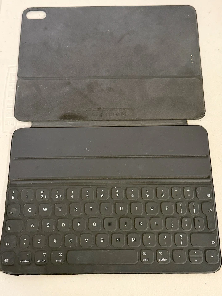 Apple Magic Keyboard A2038 for iPad Pro 11-inch 1st/2nd Gen Wireless - Image 3 of 4