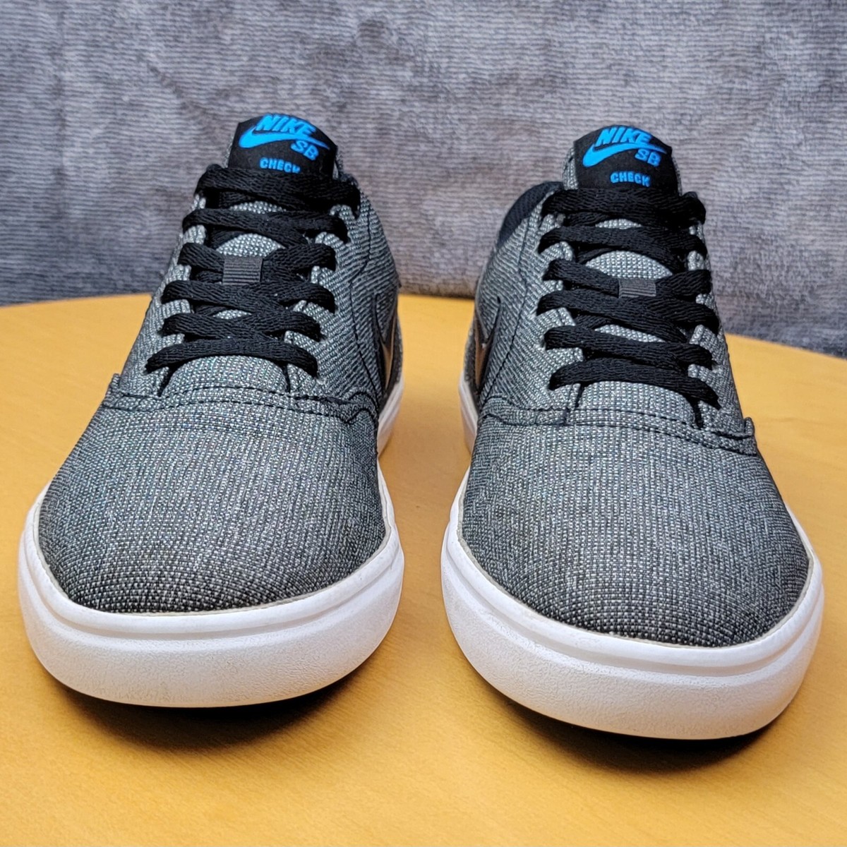 Nike SB Check Solarsoft Skate Shoes Mens Size 7.5 Gray Black