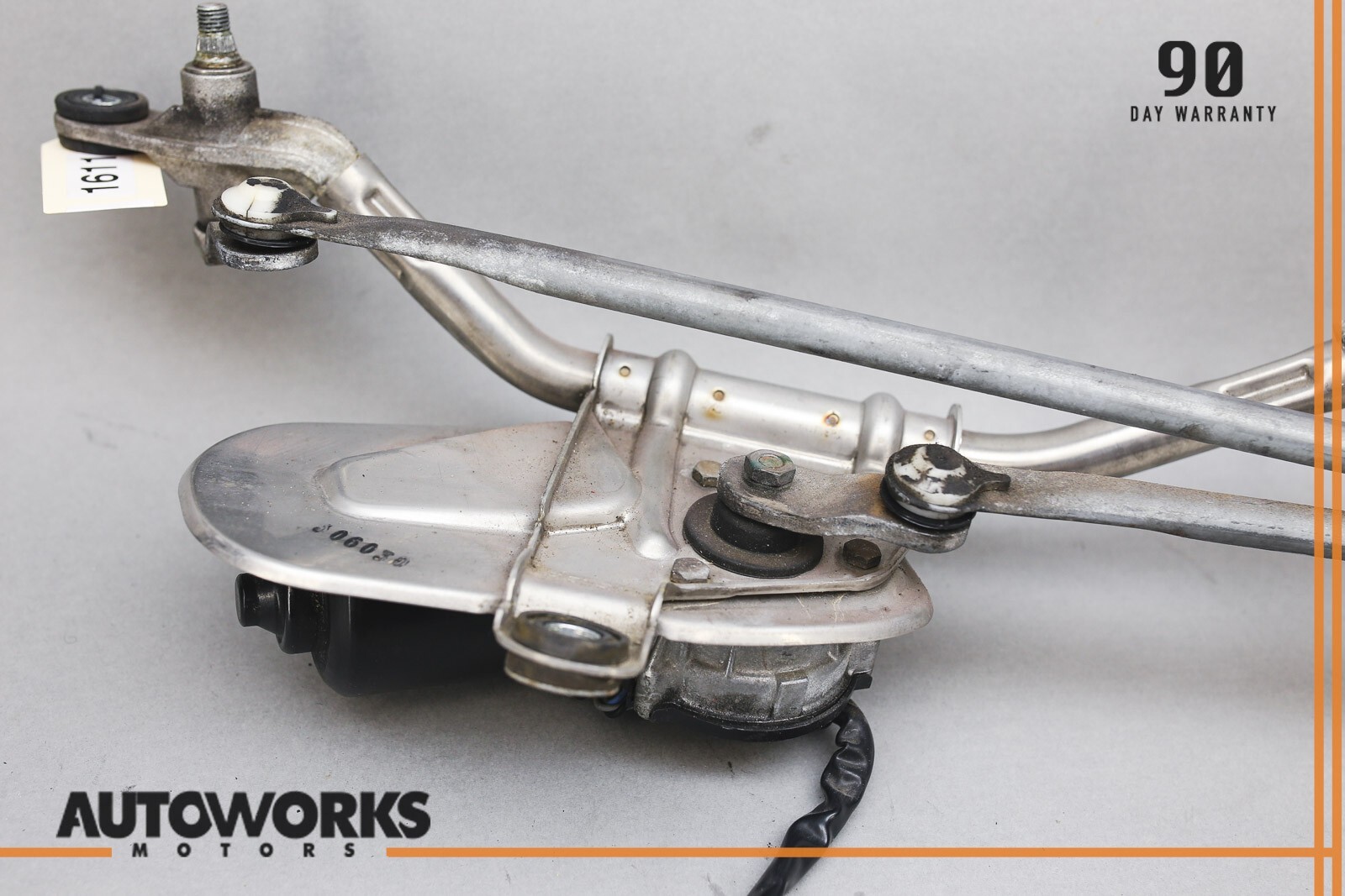 03-13 Maserati Quattroporte M139 Front Windshield Wiper Linkage Arm W/ Motor OEM