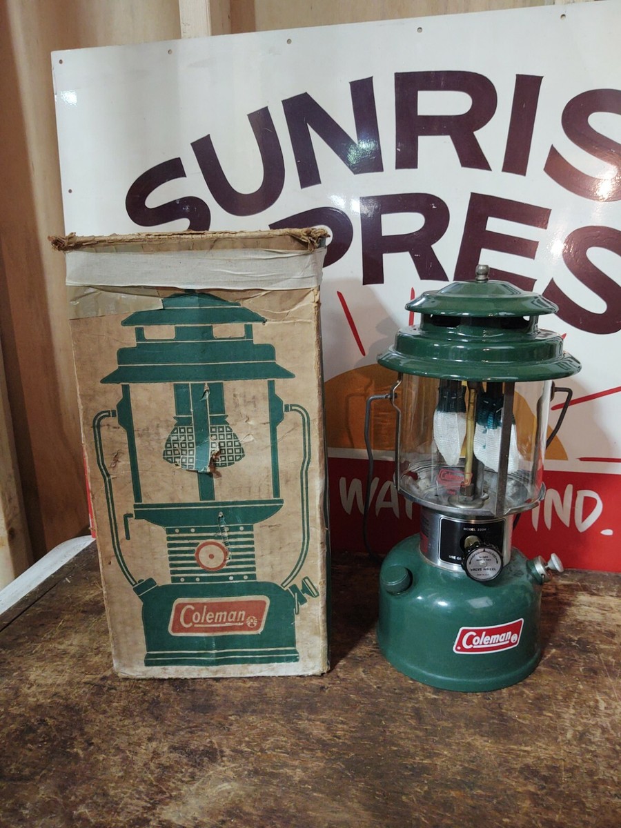 Vintage 1973 Coleman Lantern Model 220H With Globe Dated 5 Vintage 1973 Coleman Lantern Model 220H With Globe Dated 5