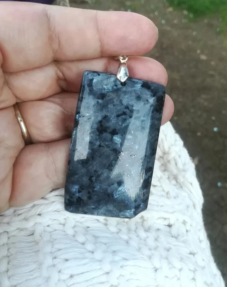 GRANDE PENDENTE GEOMETRICO IN LABRADORITE NATURALE E ARGENTO 925 REGALO PER UOMO - Immagine 2 di 4