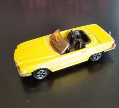MAJORETTE voiture Mercedes 350 SL n° 213 Jaune Made in France ECH. 1/60 VINTAGE - Photo 1/4