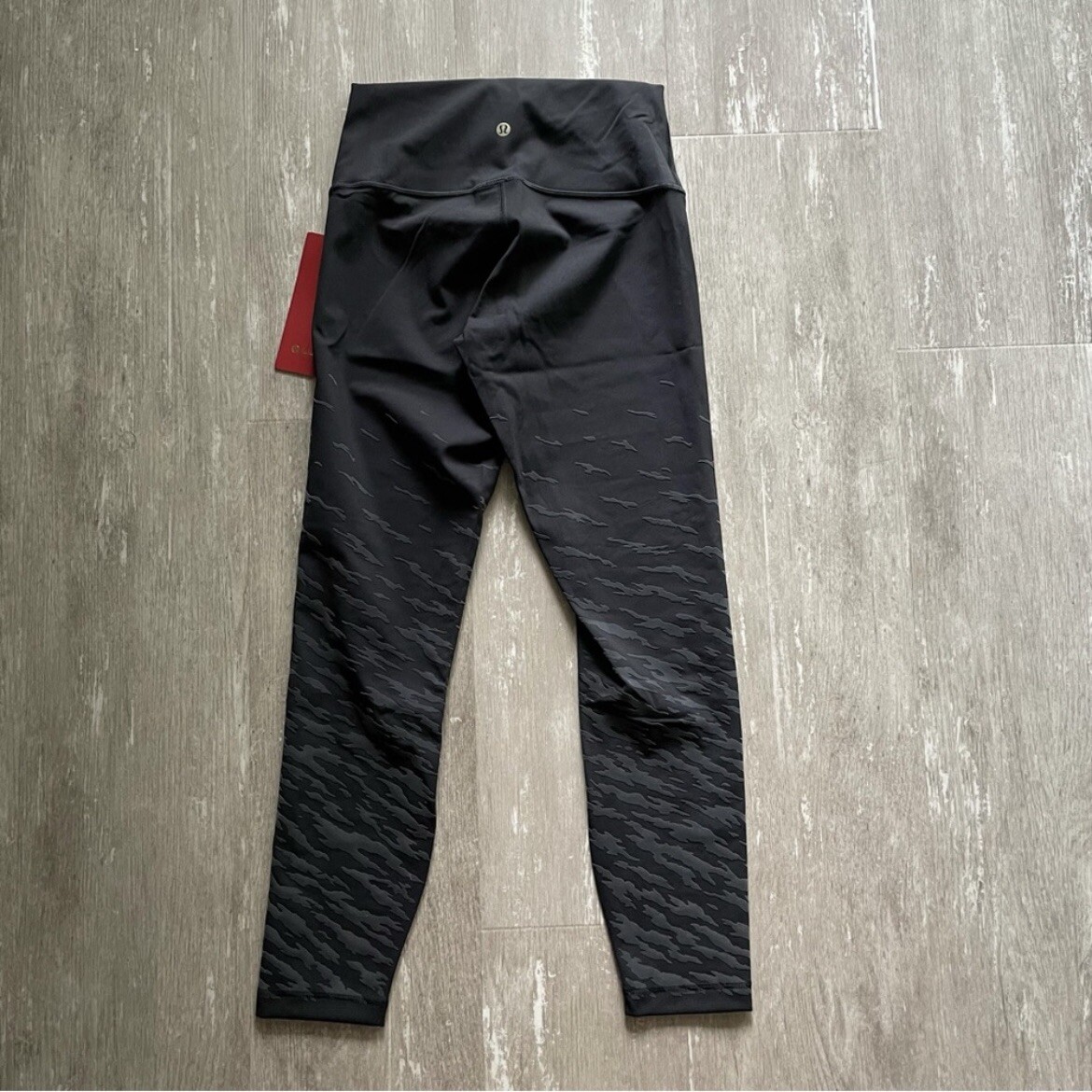 Size 6 NWT Lululemon Lunar New Year Wunder Under HR Tight 25