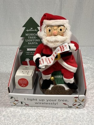 New Hallmark Musical Tree-Lighting Santa NIB Switch Plug Music Songs Plush