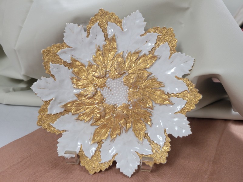 Meissen porcelain Ceremonial Plate 19th Century White Gold Leaf 