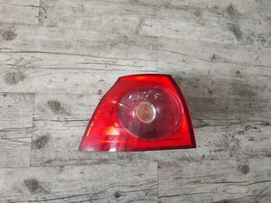 VW Golf V Limo Rücklicht Heckleuchte aussen li 1K6945095J