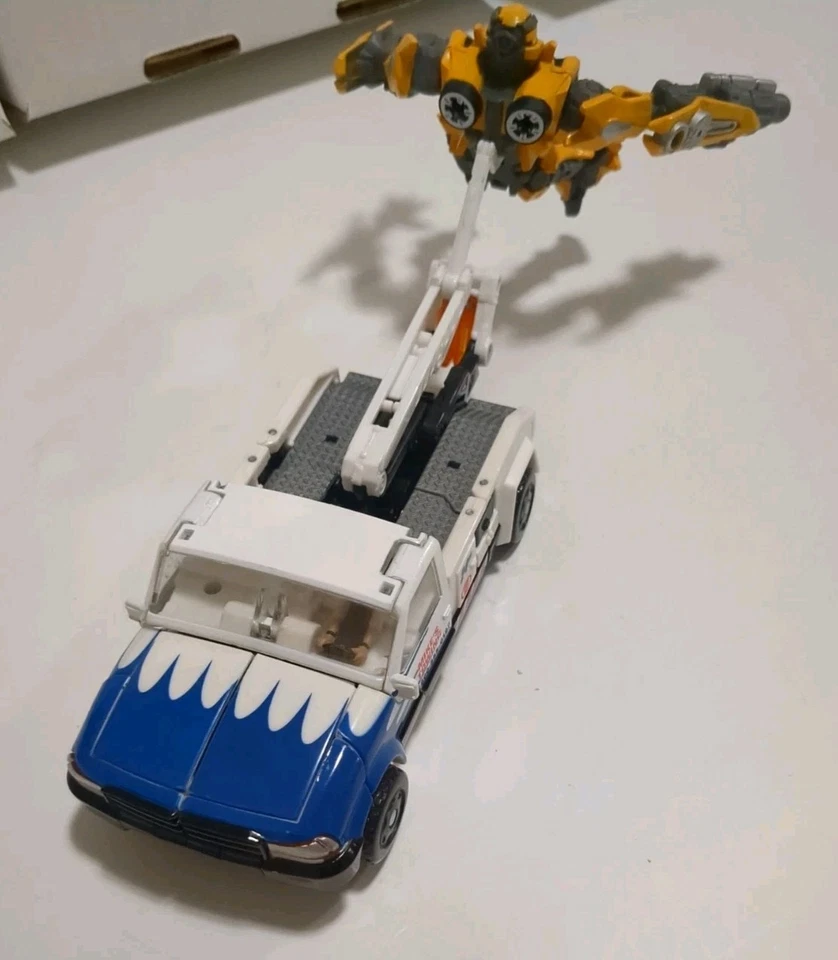 Transformers Movie Screen Battles Final Stand Long Arm & Bumblebee - Image 2 of 4