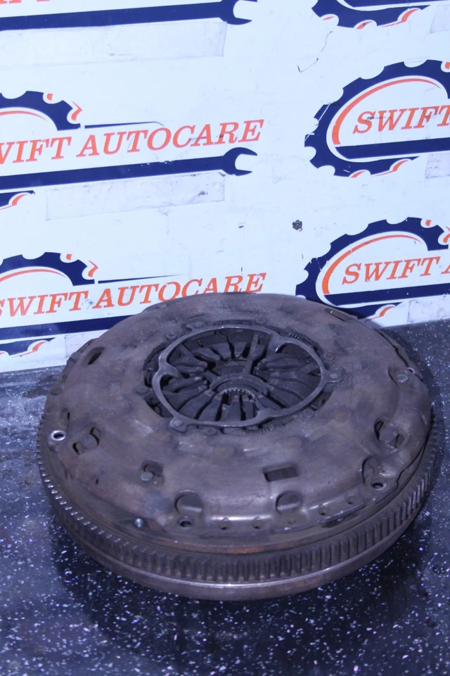 JUEGO EMBRAGUE VOLANTE DOBLE MASA AUDI A3 8V 2.0 LUK 022141031S 2013 - 2017 Foto 3 de 4