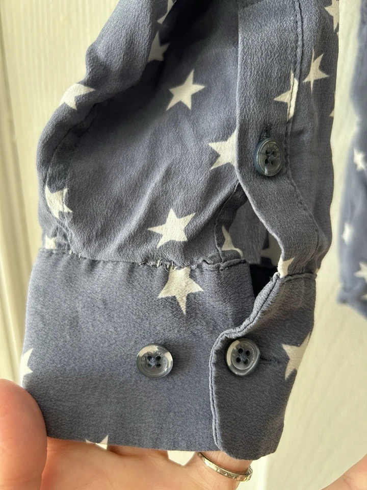 Camisa Equipment Mujer Estampado de Estrellas Seda Abotonada Azul y Blanco Talla Pequeña Foto 4 de 4