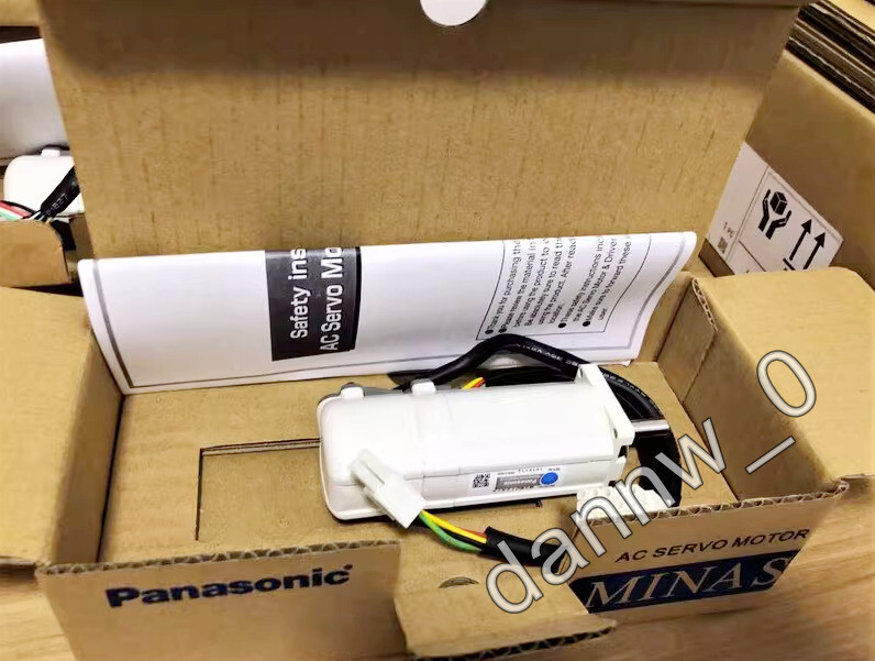 New in Box MSM011A1A AC Servo Motor #A6-4