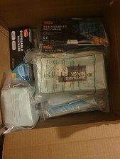 Großhandel 300 Stück Einweg 3-lagig Gesichtsmasken Mix 4 Box mit 50 und 20 Packungen mit 5