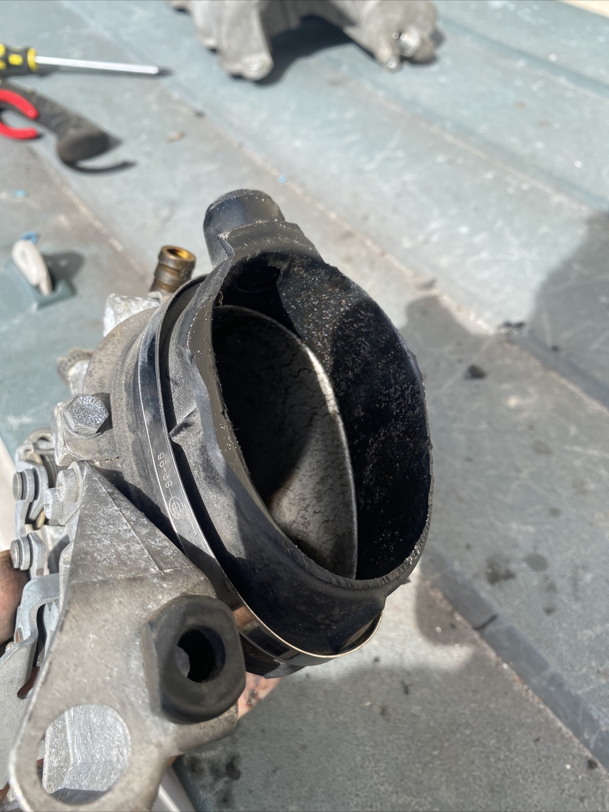1991 BMW E30 318is M42 Throttle Body Assembly 13541739241 for sale 