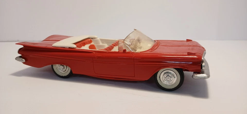 1959 Chevrolet Impala Convertible 1/25th Scale Dealer PROMO Model.  Not Mint  - Image 2 of 4
