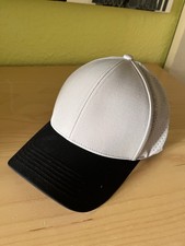 2x Apol Caps beige Und Grau Flexfit + Uni Fit