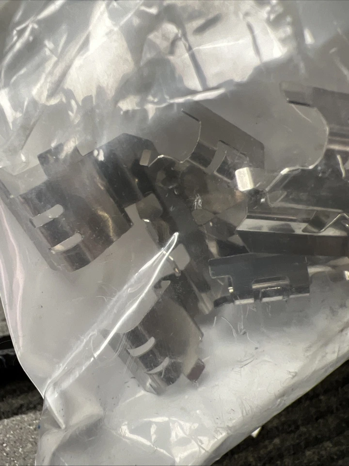 BE1336H Bosch 2-Wheel Set Brake Pad Sets Rear for Honda Accord Dodge Journey 11 - Image 3 of 4