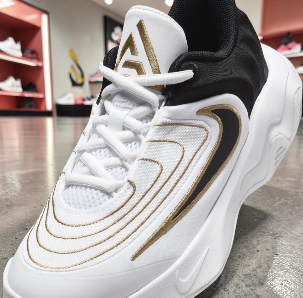 Nike Giannis Immortality 4 'Championship' (Size 2Y) (FZ6734-100