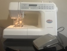 Máquina de coser Janome Memory Craft 3000 motor funciona bien estuche cable de alimentación pedal