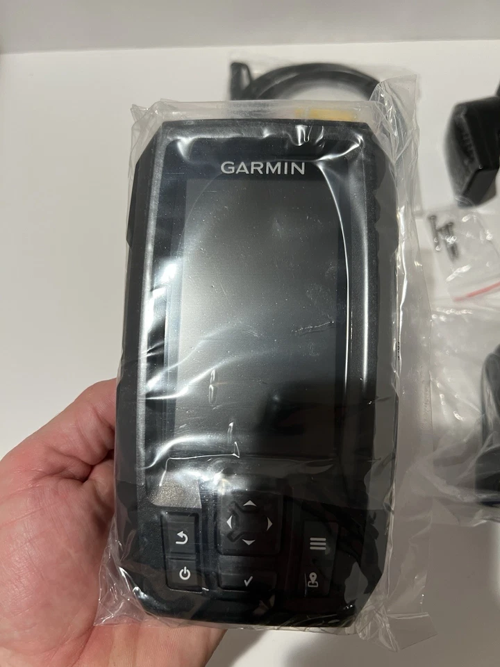 Garmin STRIKER Plus 4 Fishfinder with Dual Beam Transducer  New Open Box - Image 3 of 4