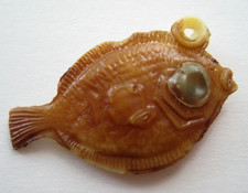 VINTAGE Celluloid FLOUNDER FISH Charm Cracker Jack Toy Prize