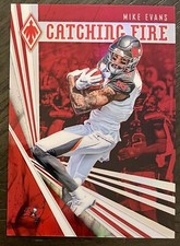 2019 Panini Phoenix Catching Fire #25 - Mike Evans - Red 068/299 - Bucs