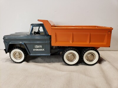 Structo Manufacturing Co. 1960s Pressed Steel Hydraulic Dump