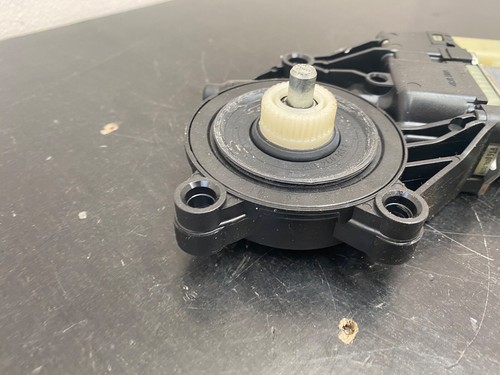 FORD FIESTA MK7.5 DRIVERS SIDE RIGHT FRONT ELECTRIC WINDOW MOTOR 8A61-14553-B - Picture 4 of 12