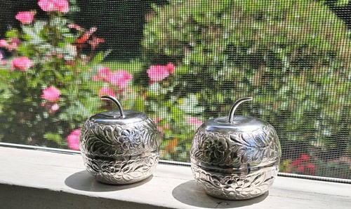 PAIR EYPTIAN FLORAL ENGRAVED SOLID 900  SILVER MINI APPLE FORM TEA CADDIES,2"