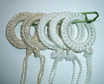 1980s New Handmade Acanthus Leaf Wreath Design Window Shade Pulls 5 Total Unused