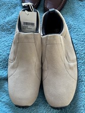 Men’s Cotton Traders Slip On Suede Shoes in khaki Size 8 wide 