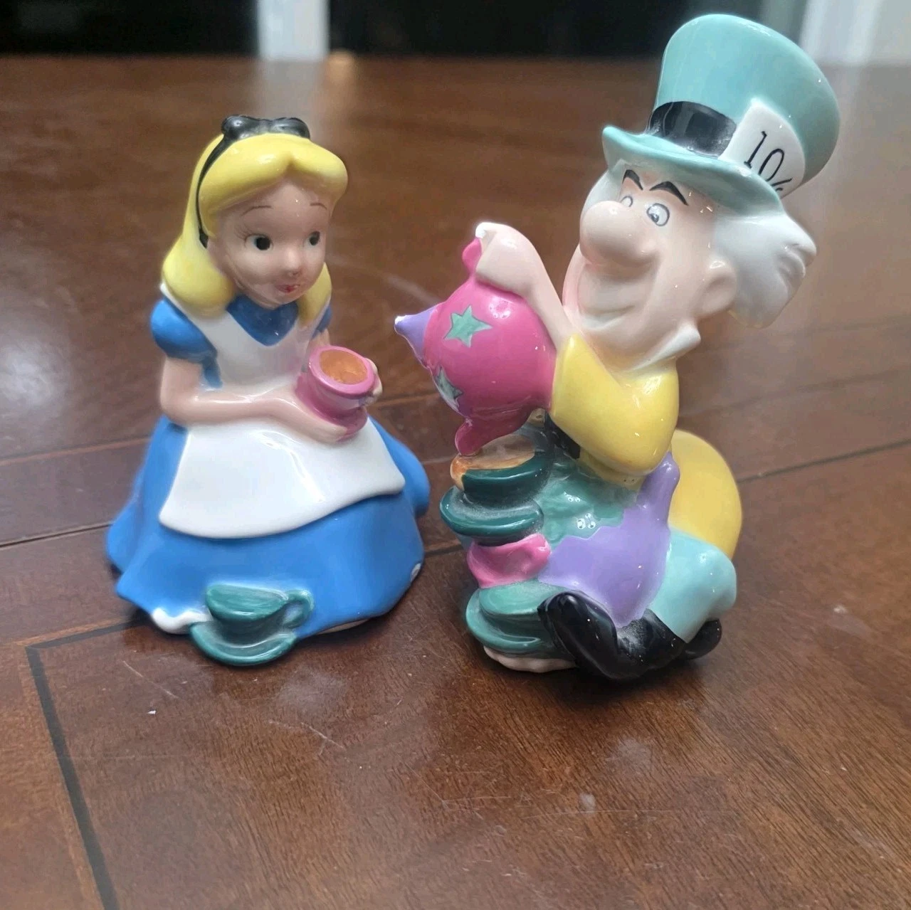 Disney Alice In Wonderland Alice Mad Hatter Salt Pepper Shakers Set Ceramic