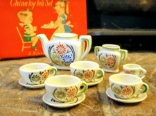Sonsco Miniature China Tea Set. Made in Japan. Serves 4 Flower Pattern. Vintage