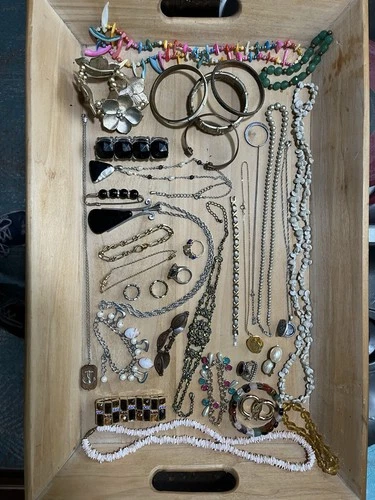 Vintage/Now Fashion Costume Jewelry Estate Lot 925 Karibou J Crew Avon 35 Pc.LOT