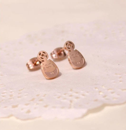 Aretes lisos Maneki Neko de oro rosa de 18 quilates GF para dama niña gato de la suerte japonés Foto 4 de 4