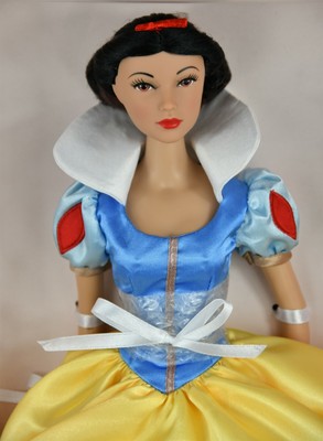 madame alexander snow white